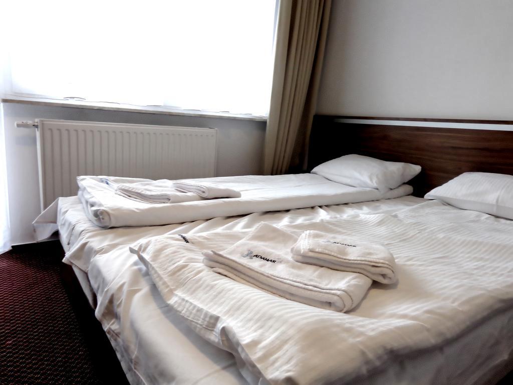 Bed and Breakfast Adamar Jastrzębia Góra Habitación foto