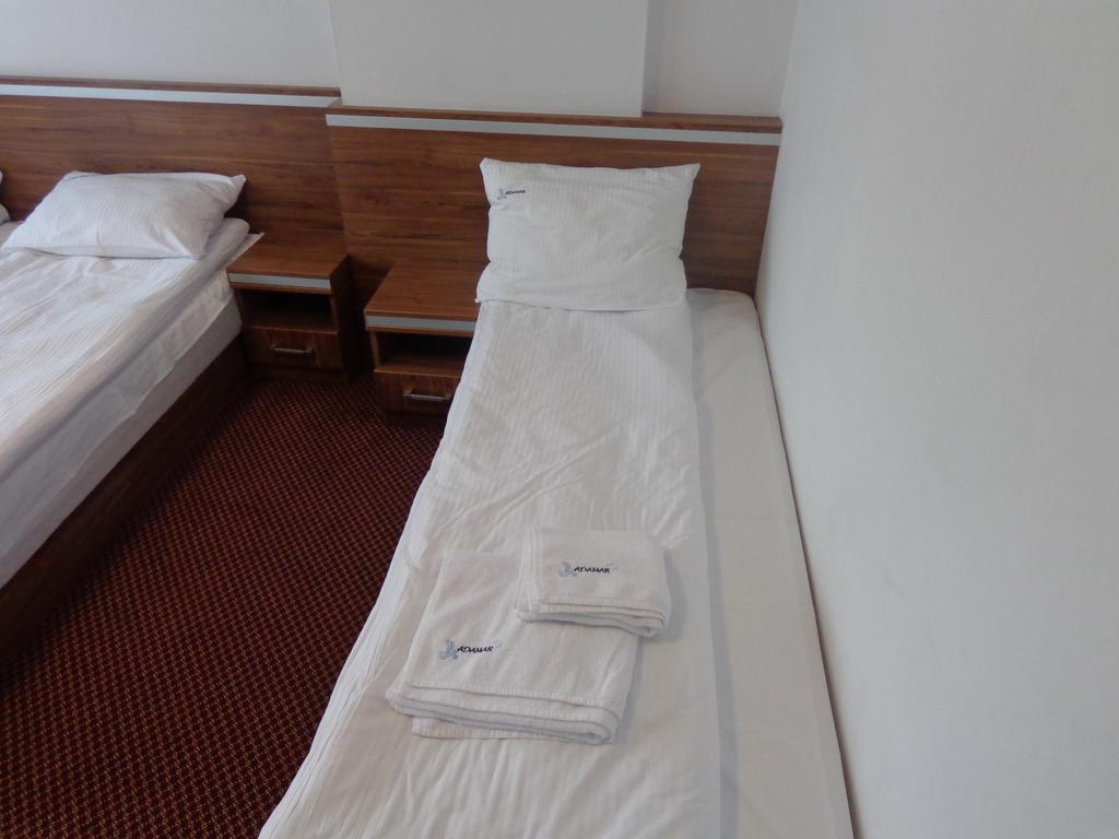 Bed and Breakfast Adamar Jastrzębia Góra Habitación foto