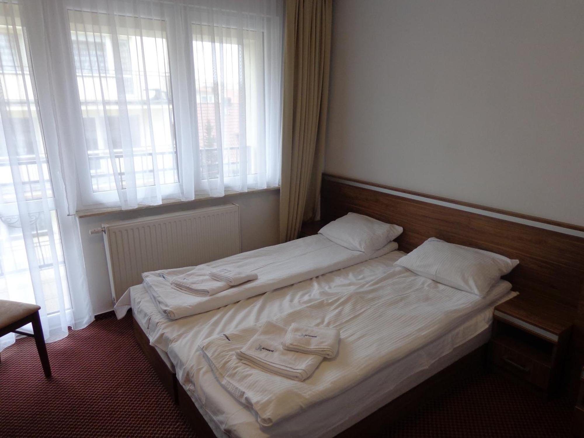 Bed and Breakfast Adamar Jastrzębia Góra Habitación foto