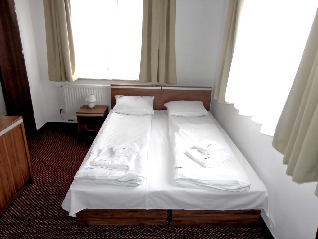 Bed and Breakfast Adamar Jastrzębia Góra Habitación foto