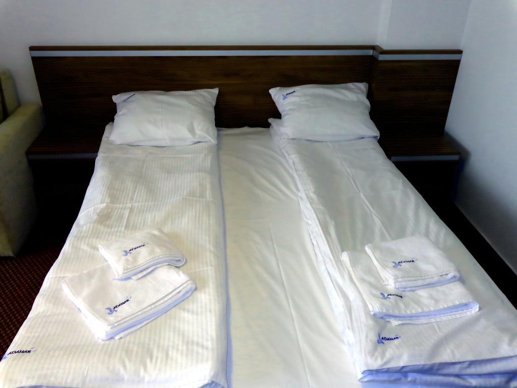 Bed and Breakfast Adamar Jastrzębia Góra Habitación foto