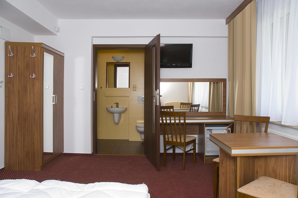 Bed and Breakfast Adamar Jastrzębia Góra Habitación foto